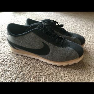 Nike casual shoes